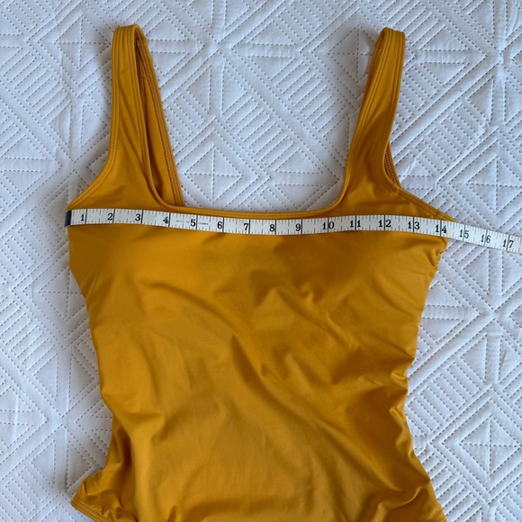 Everlane The Square-Neck One-Piece Mustard
Marigold Yellow Size Small - Picture 9 of 11